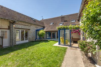 Maison - 289 m² - 8 pièces