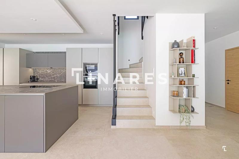 Maison - 145 m² - 4 pièces