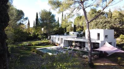 Villa - 172 m² - 6 pièces