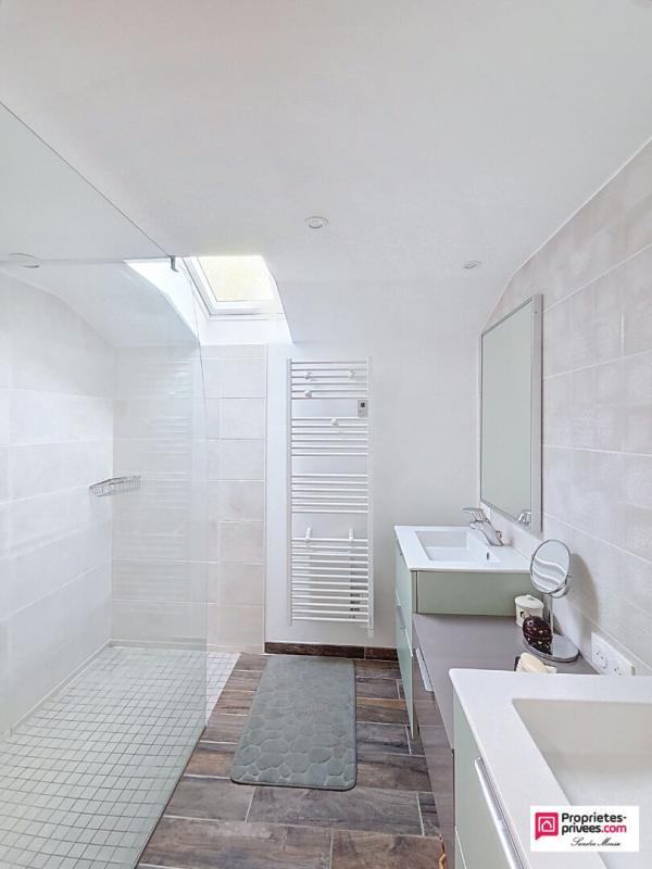 Maison - 266 m² - 8 pièces