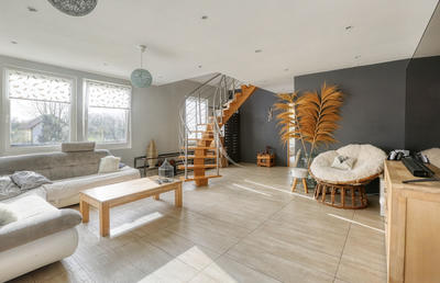 Maison - 150 m² - 8 pièces