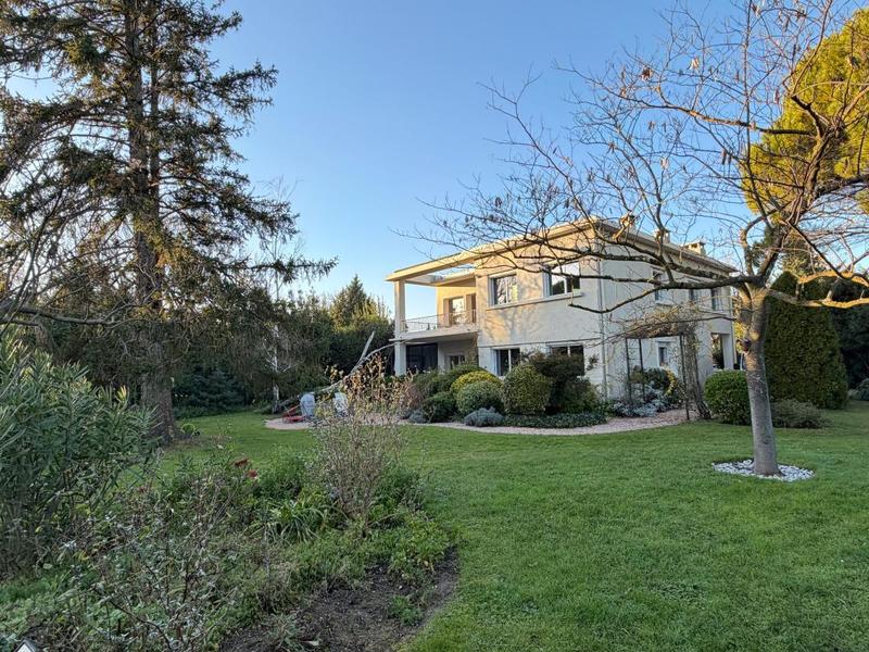 Villa - 196 m² - 7 pièces