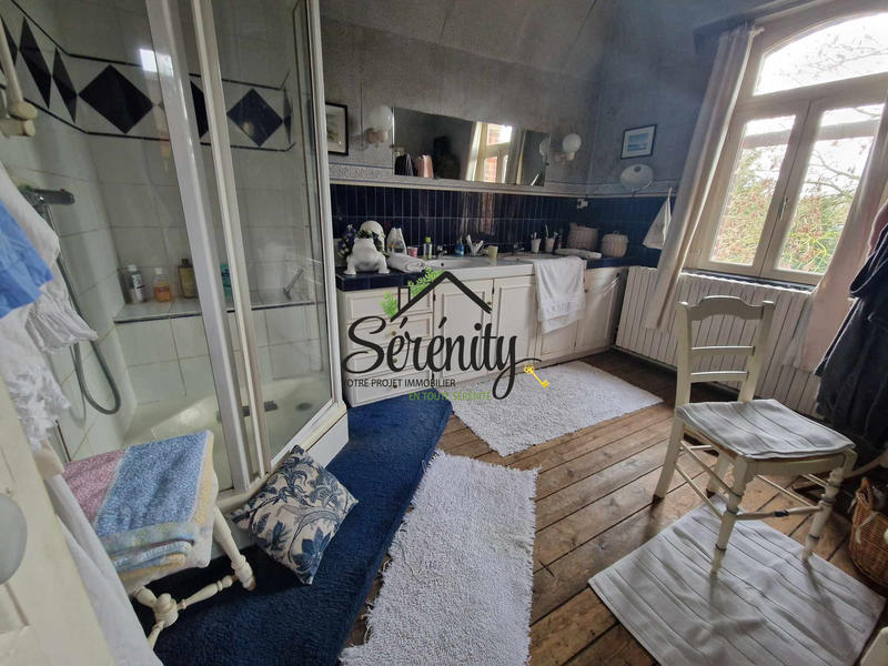 Maison - 180 m² - 8 pièces