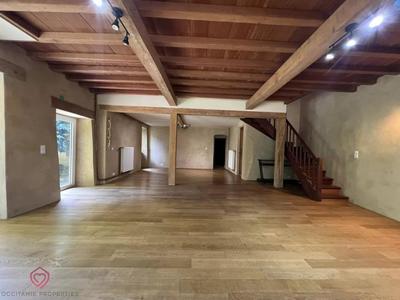 Propriété - 271 m² - 7 pièces