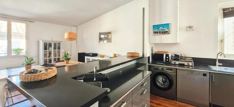 Appartement - 99 m² - 4 pièces