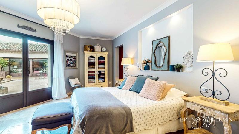 Demeure - 403 m² - 10 pièces