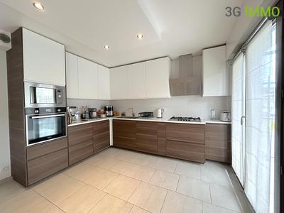 Maison - 133 m² - 6 pièces