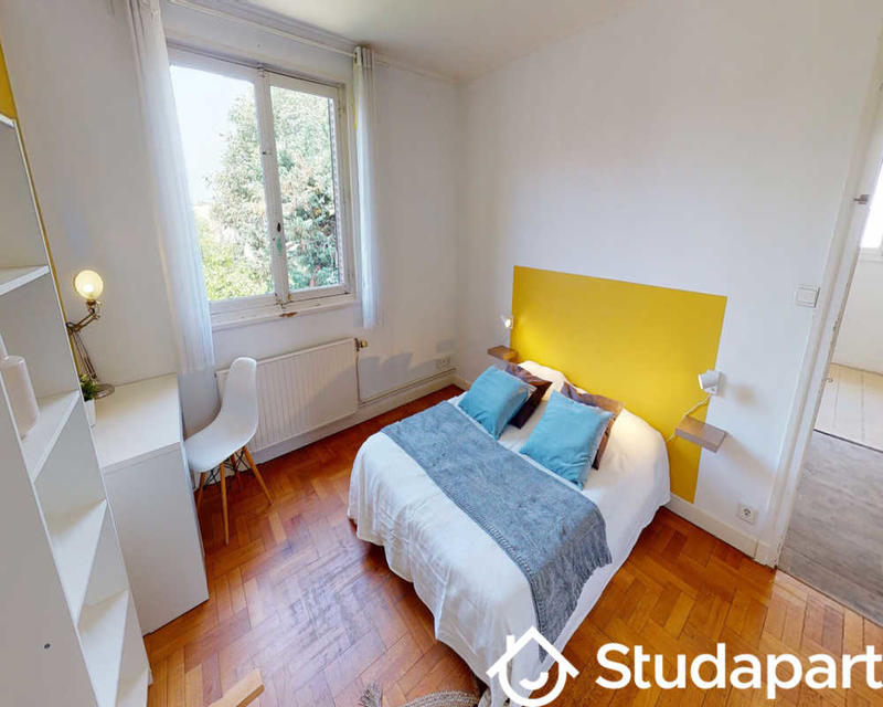 Chambre - 85 m² - 1 pièce