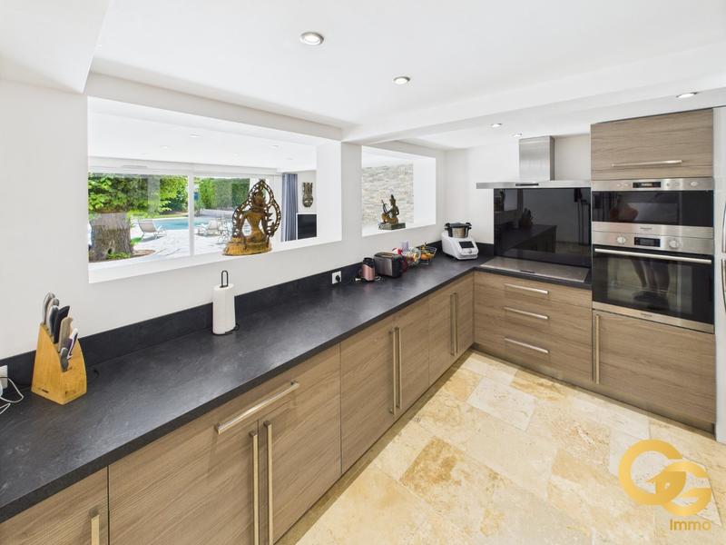 Maison - 194 m² - 7 pièces