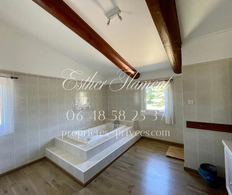 Mas - 242 m² - 8 pièces