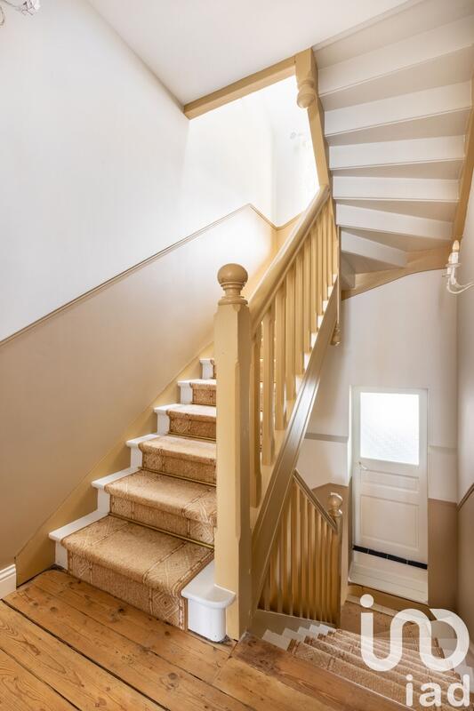 Maison de ville - 200 m² - 8 pièces