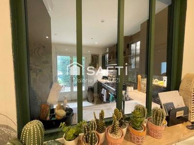 Maison - 205 m² - 7 pièces