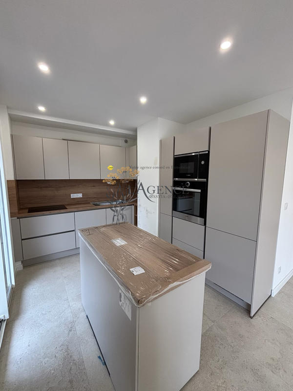 Appartement - 81 m² - 4 pièces