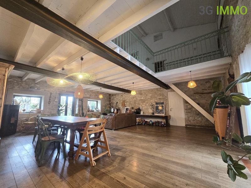 Corps de ferme - 210 m² - 8 pièces