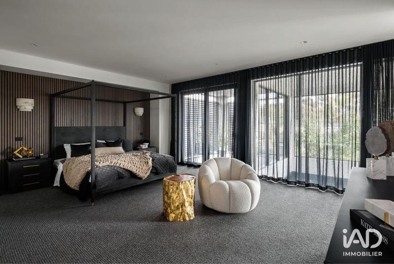 Appartement - 115 m² - 5 pièces