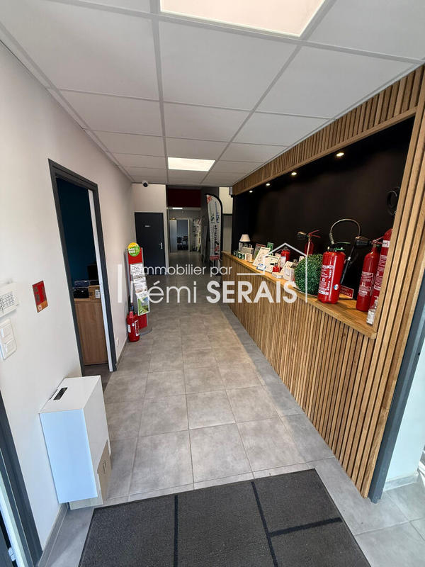 Local commercial - 600 m² - 15 pièces