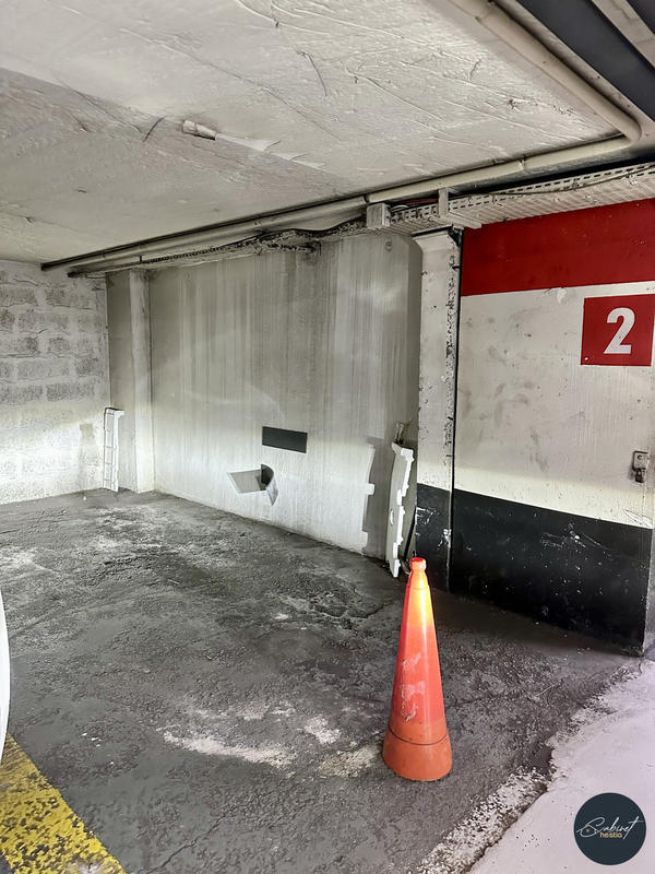 Parking / Garage - 12 m²