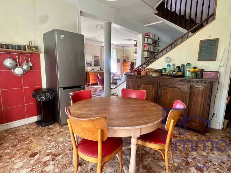 Maison - 298 m² - 6 pièces