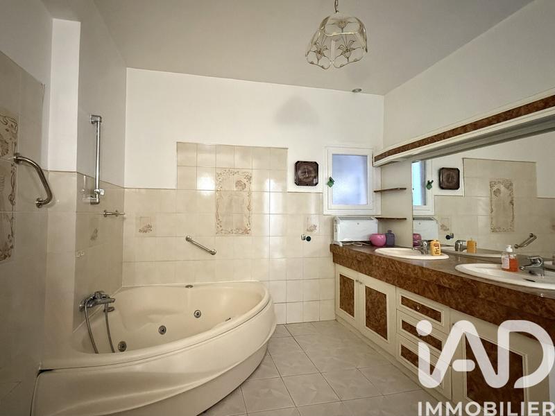 Maison - 163 m² - 6 pièces