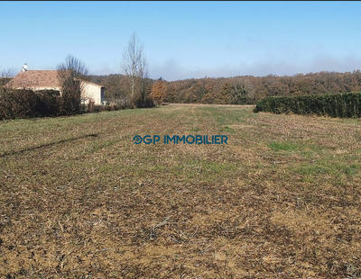 Terrain - 2 500 m²