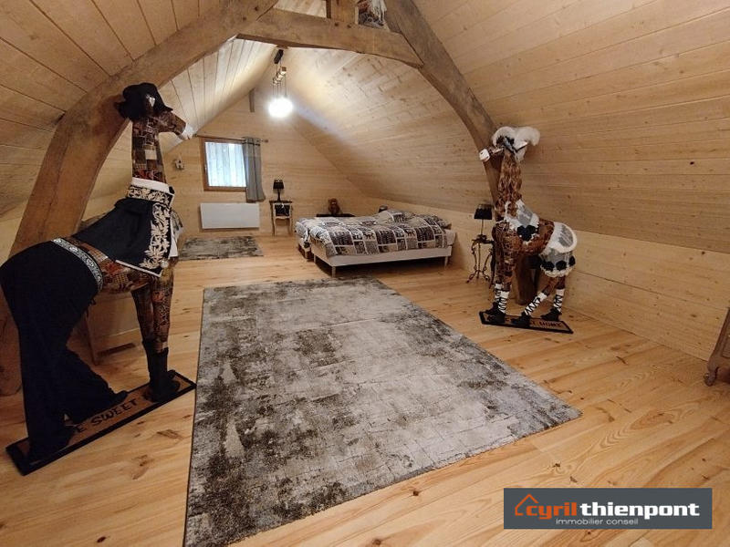 Propriété - 323 m² - 12 pièces