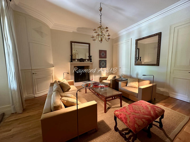 Maison de village - 430 m² - 12 pièces