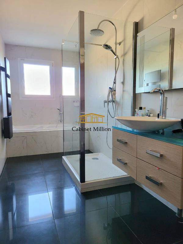 Maison - 210 m² - 4 pièces