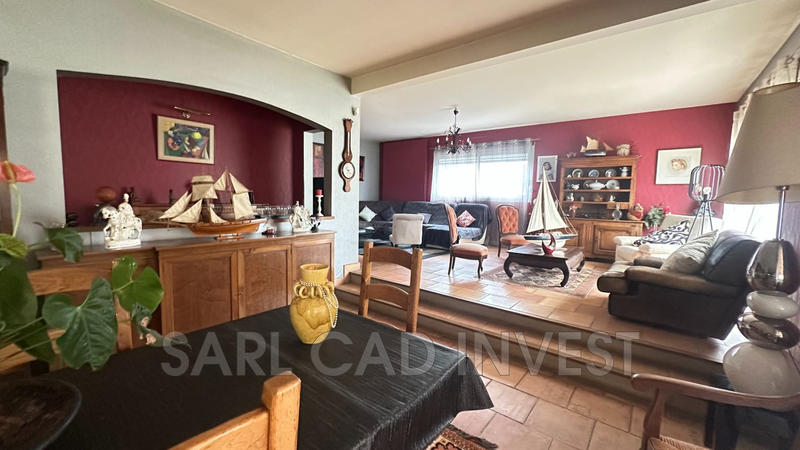 Maison - 280 m² - 8 pièces