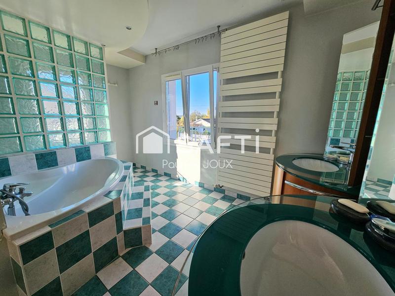 Maison - 375 m² - 7 pièces