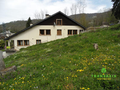 Maison contemporaine - 209 m² - 10 pièces