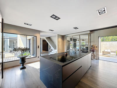 Maison - 243 m² - 8 pièces