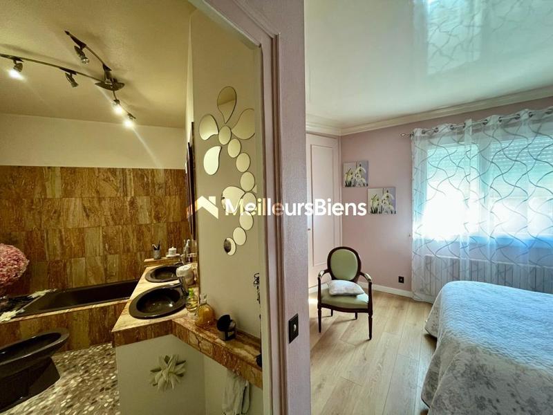 Propriété - 182 m² - 8 pièces