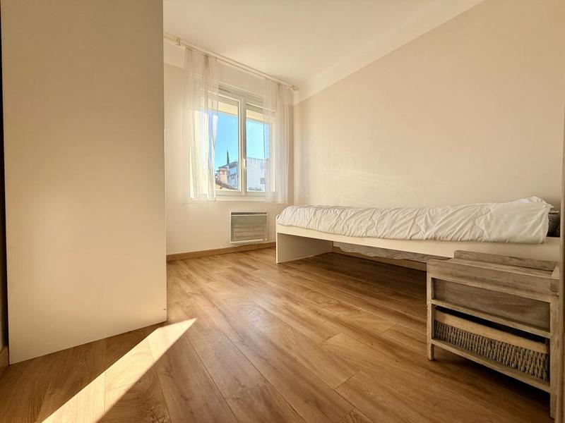 Appartement - 70 m² - 4 pièces