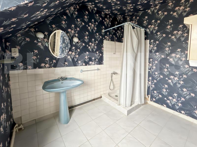 Maison - 336 m² - 10 pièces