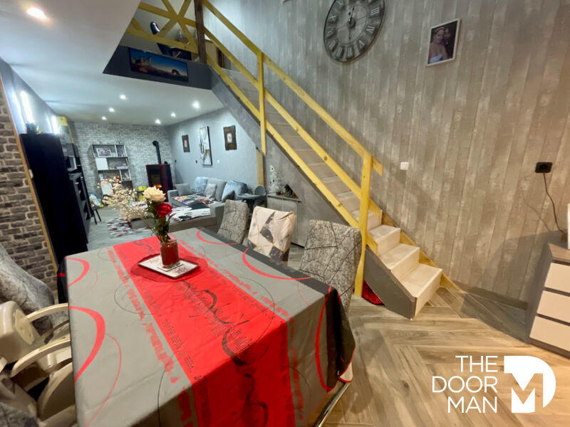 Maison - 198 m² - 8 pièces