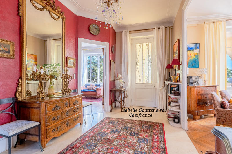 Maison bourgeoise - 230 m² - 8 pièces