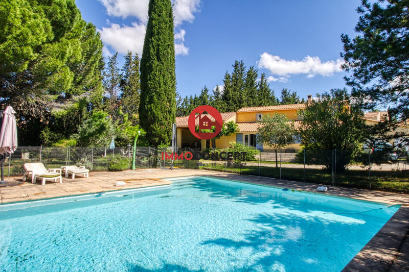 Villa - 250 m² - 8 pièces