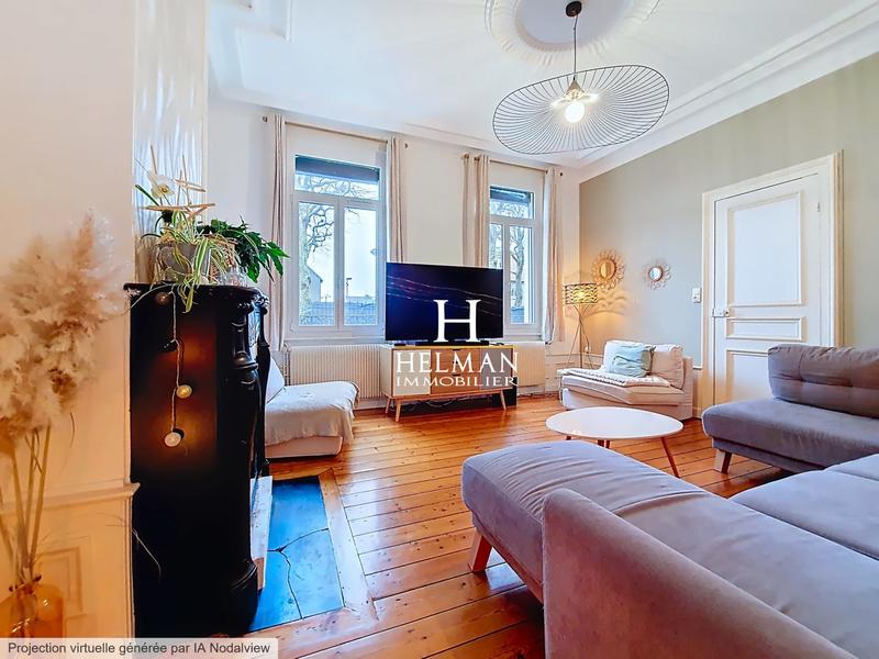 Maison - 325 m² - 11 pièces