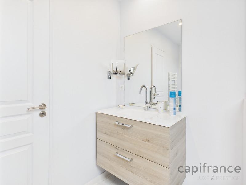 Maison - 188 m² - 9 pièces