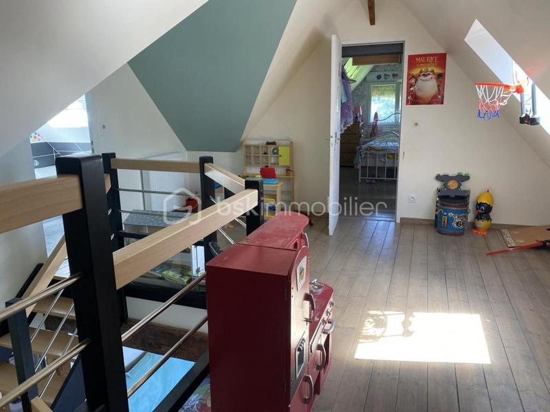 Maison - 98 m² - 5 pièces