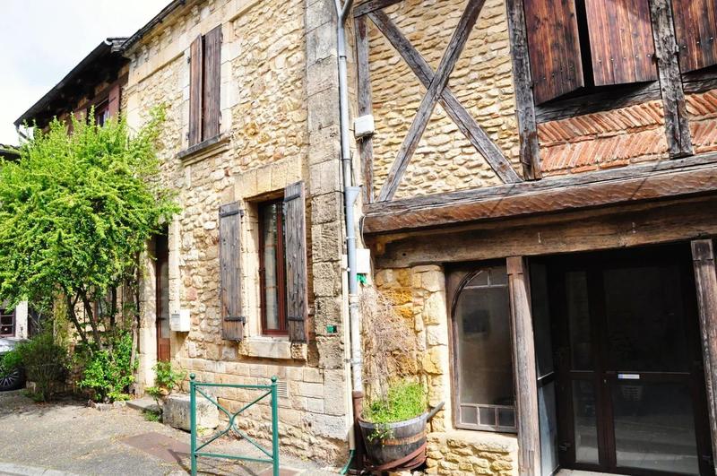 Maison - 260 m² - 12 pièces