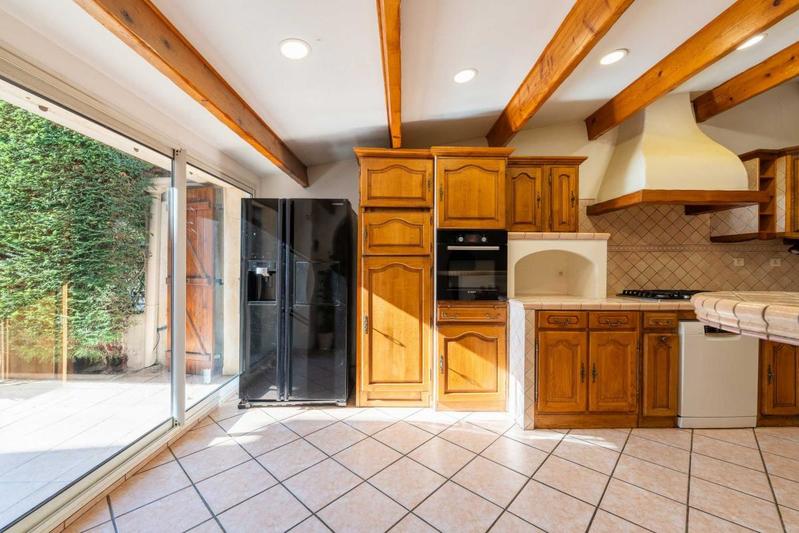 Villa - 222 m² - 6 pièces