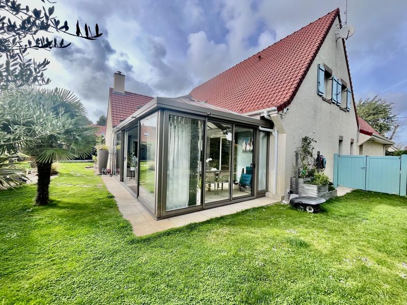 Maison traditionnelle - 221 m² - 7 pièces