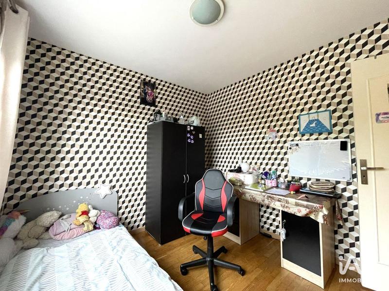 Maison - 233 m² - 7 pièces