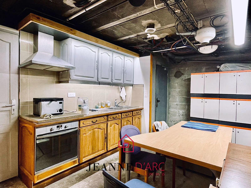 Maison - 165 m² - 9 pièces