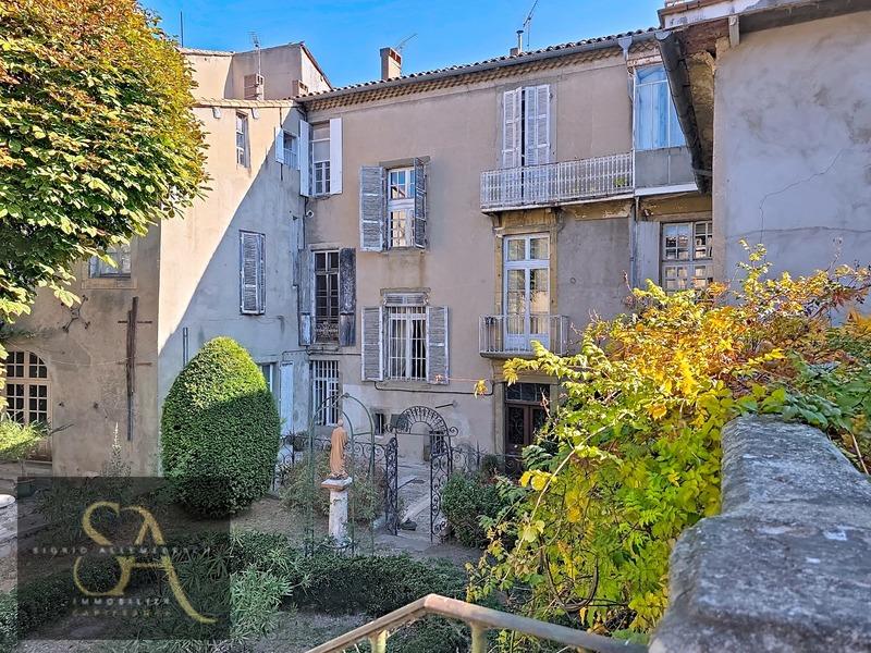 Immeuble - 1 100 m² - 15 pièces