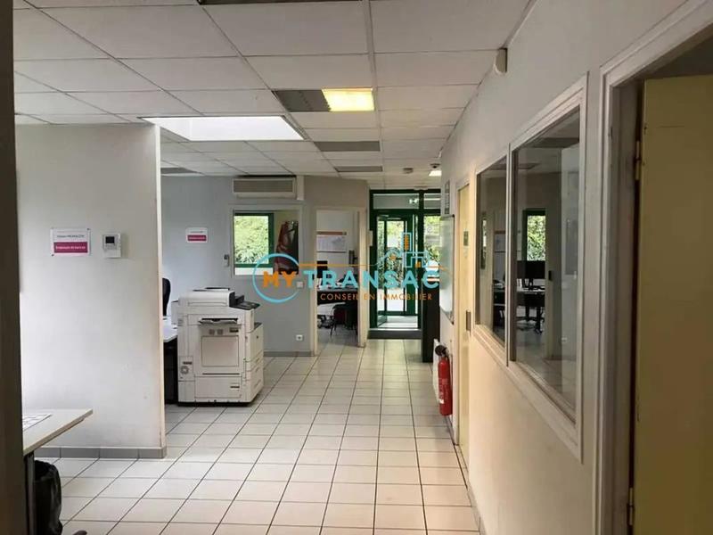 Local d'activité / Entrepôt - 2 800 m²