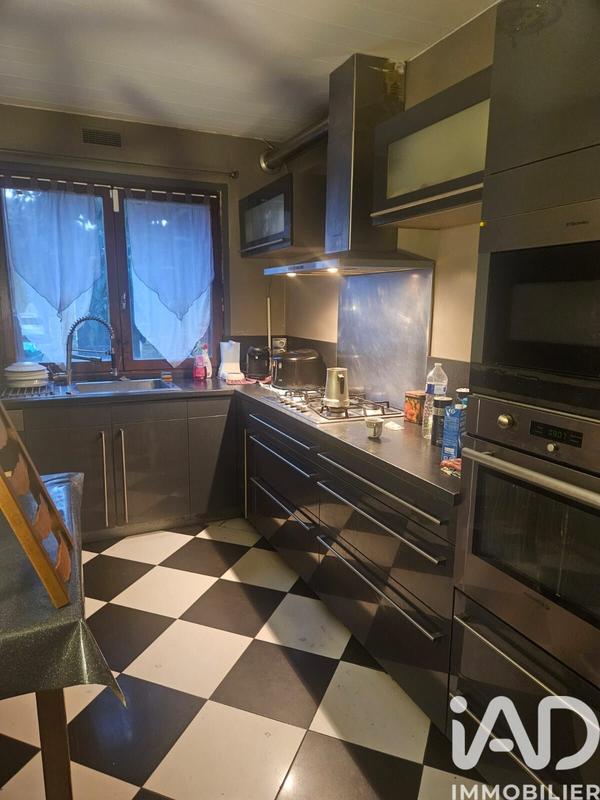 Maison - 185 m² - 10 pièces