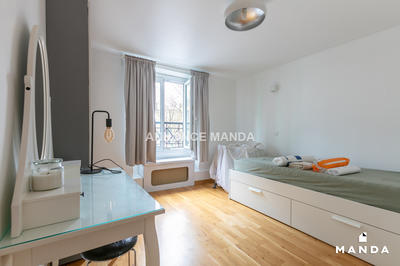 Chambre - 11 m² - 5 pièces