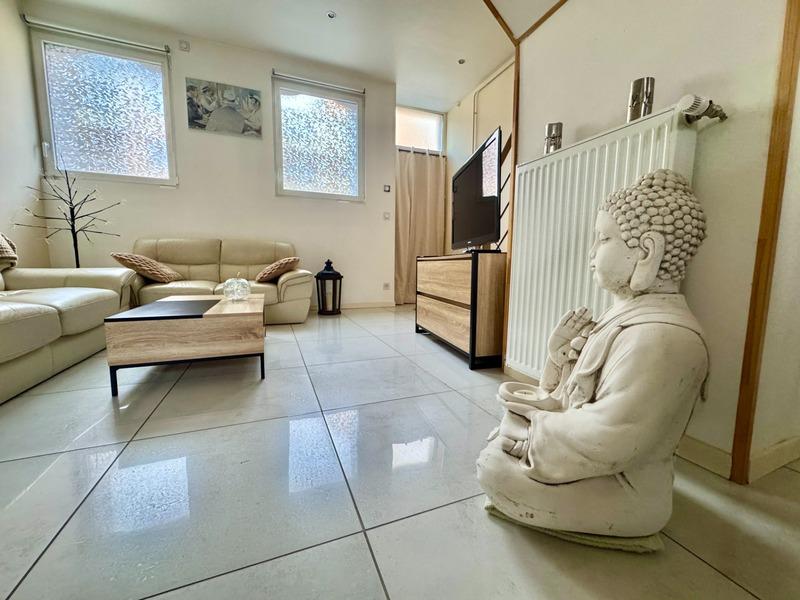 Maison - 90 m² - 4 pièces